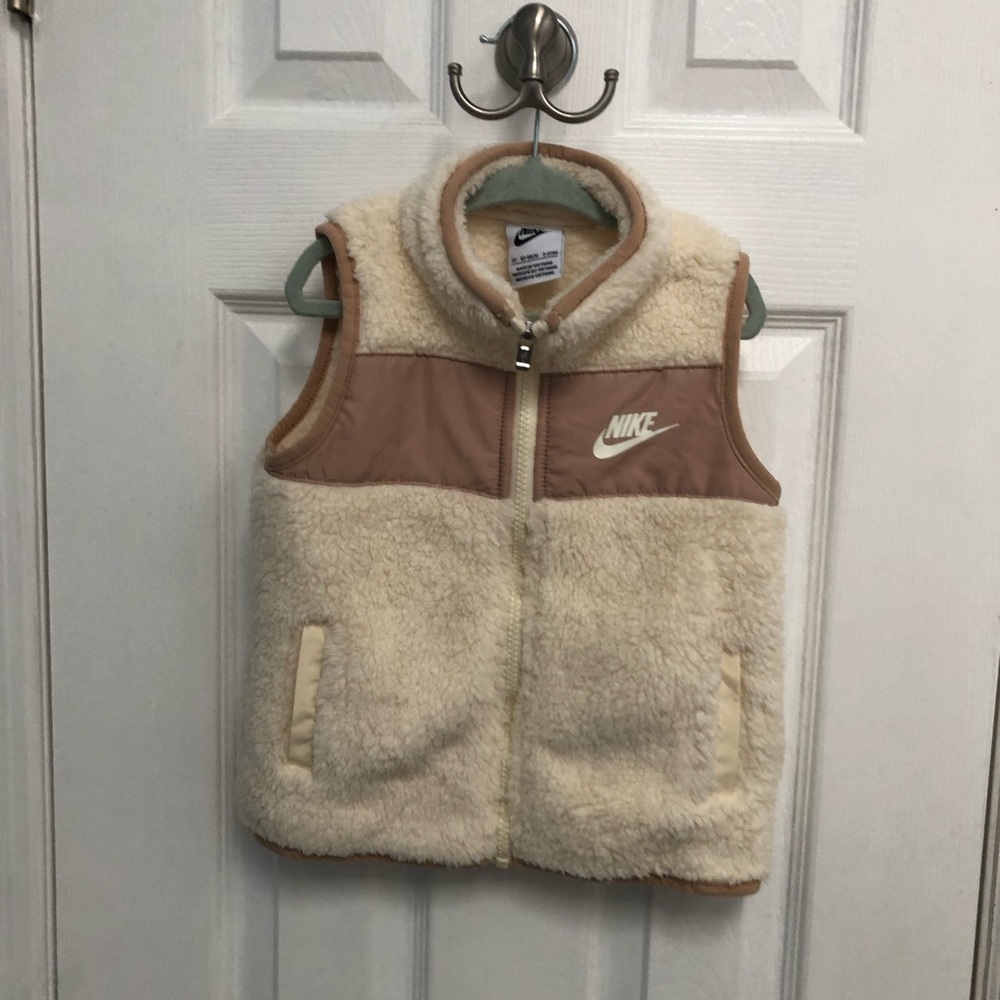 Nike Toddler Sherpa Fleece Vest 3T Cream Tan Swoosh Zip Jacket 2-3Y logo